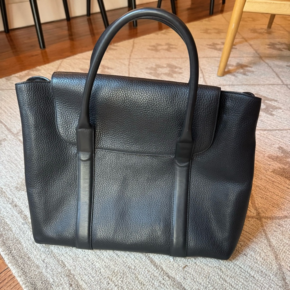Cuyana leather messenger tote